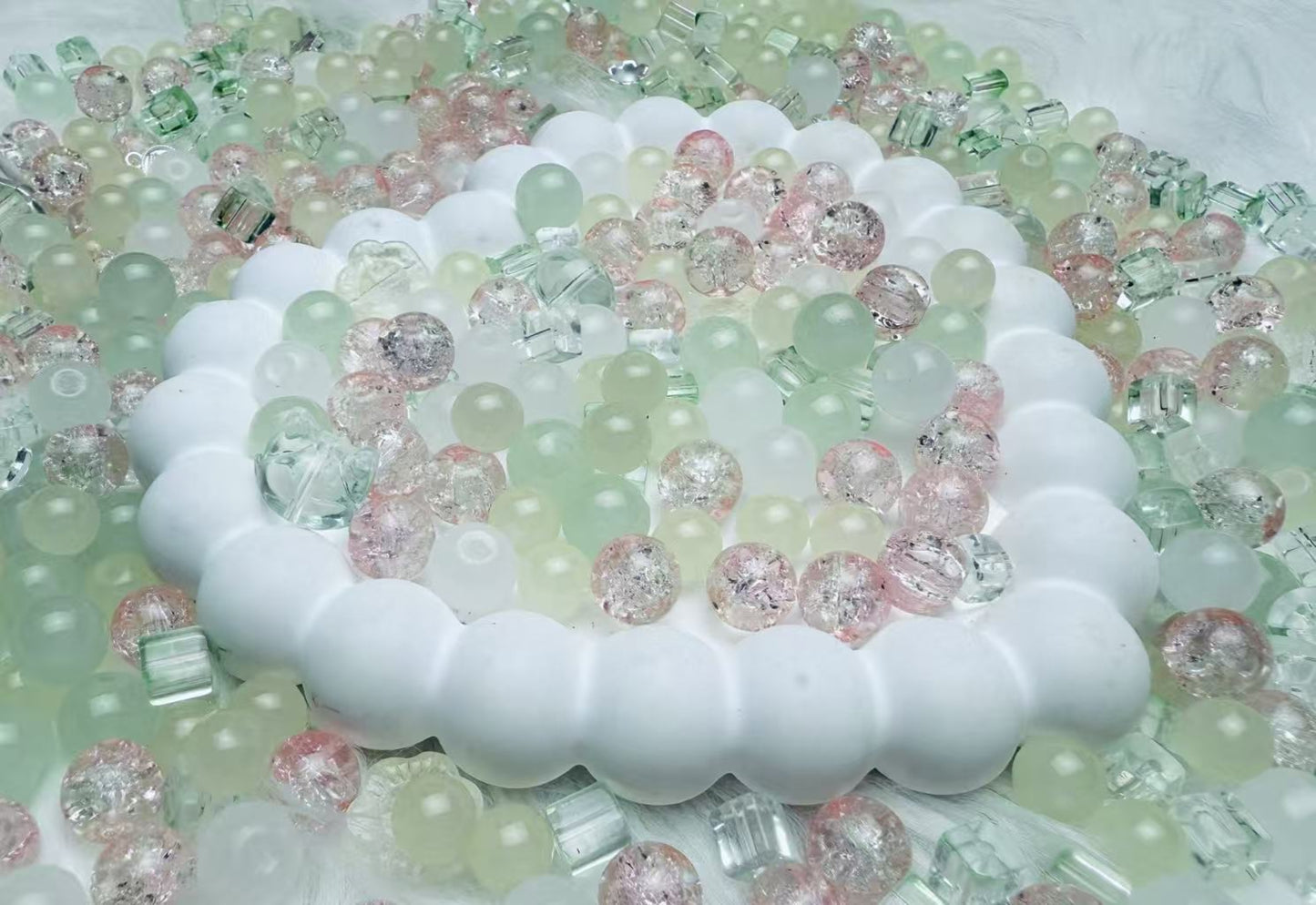 【A002】緑粉森 高品質ガラスビーズ