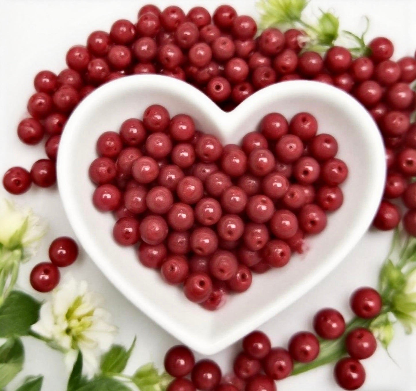 【A043】赤い星屑 高品質ガラスビーズ(6MM)