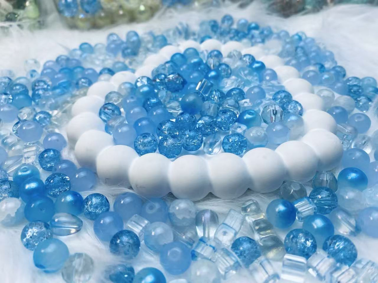 【A001】  氷の魔法箱　高品質ガラスビーズ